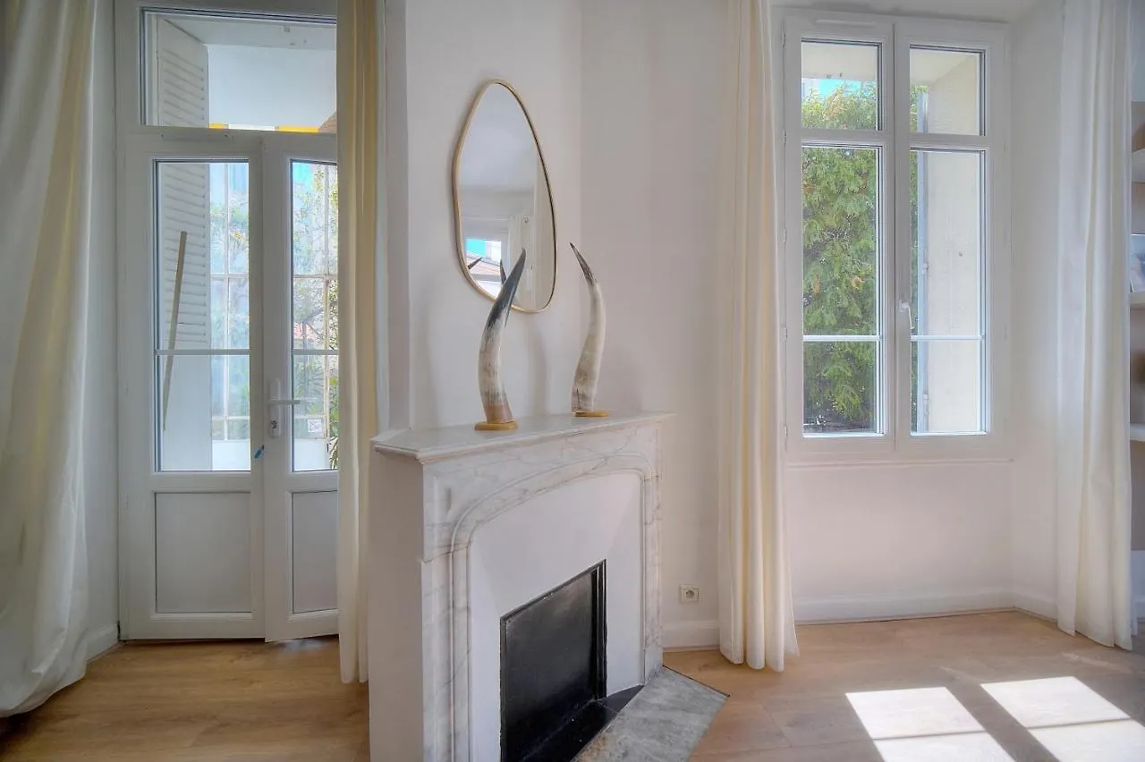 Apartment Rez De Jardin 3 Pieces Centre Ville Cannes